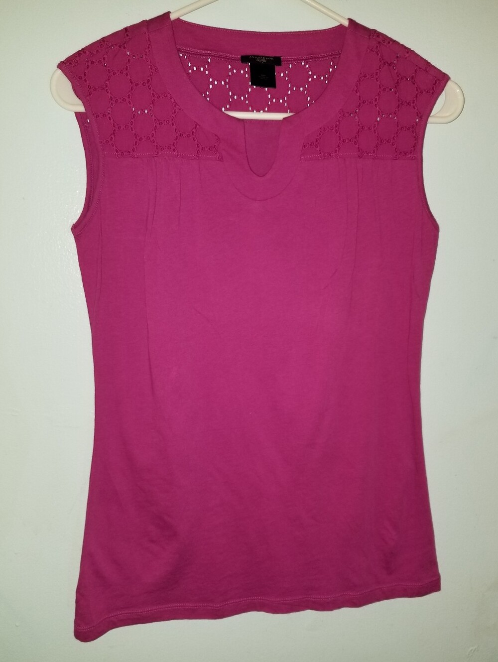 Ann Taylor Magenta Pink Eyelet Yoke Sleeveless Tank SP Small Petite